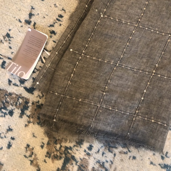 Tilo Gray Sequin Scarf - Picture 1 of 7